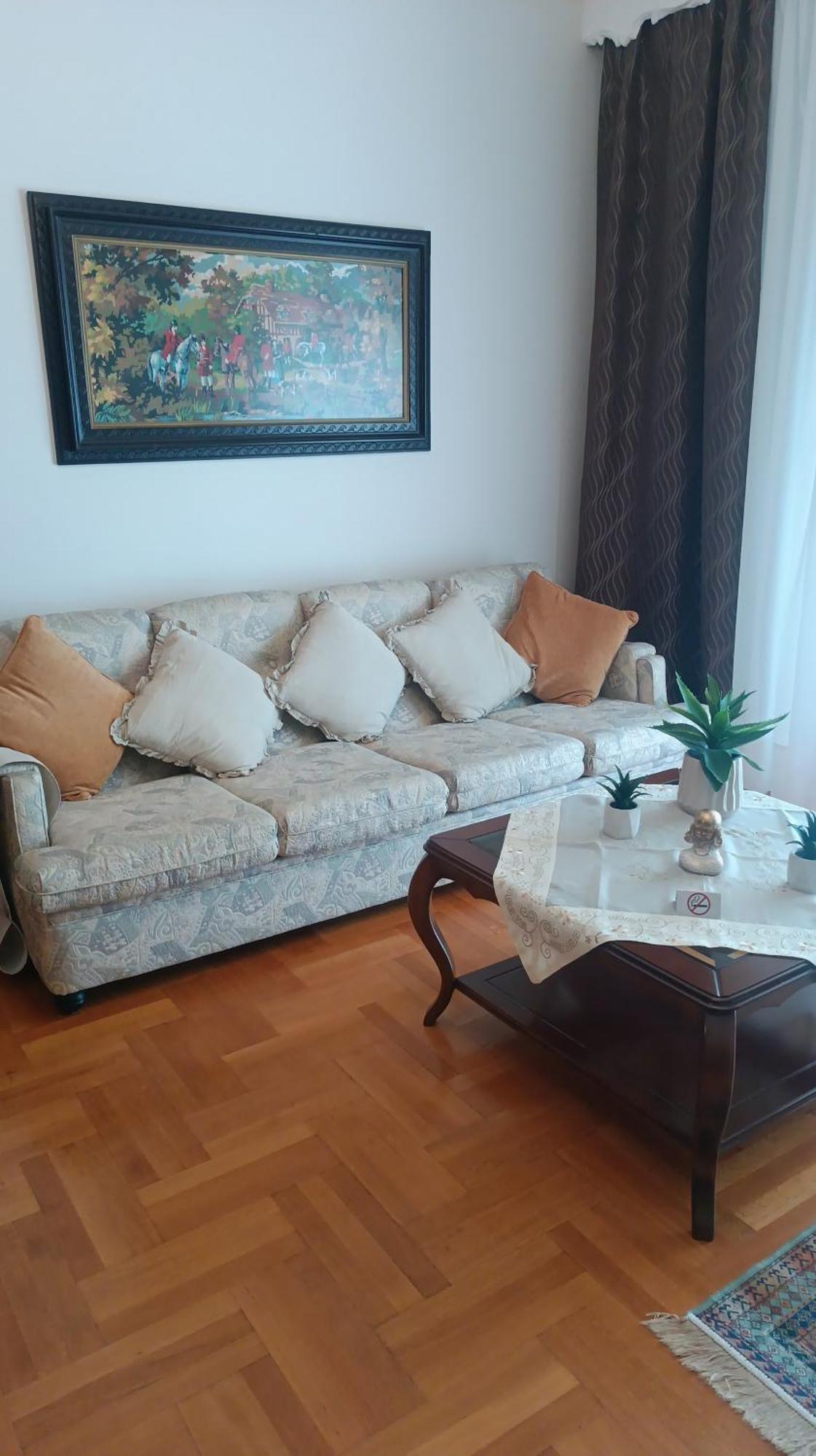 Mama΄s Apartment