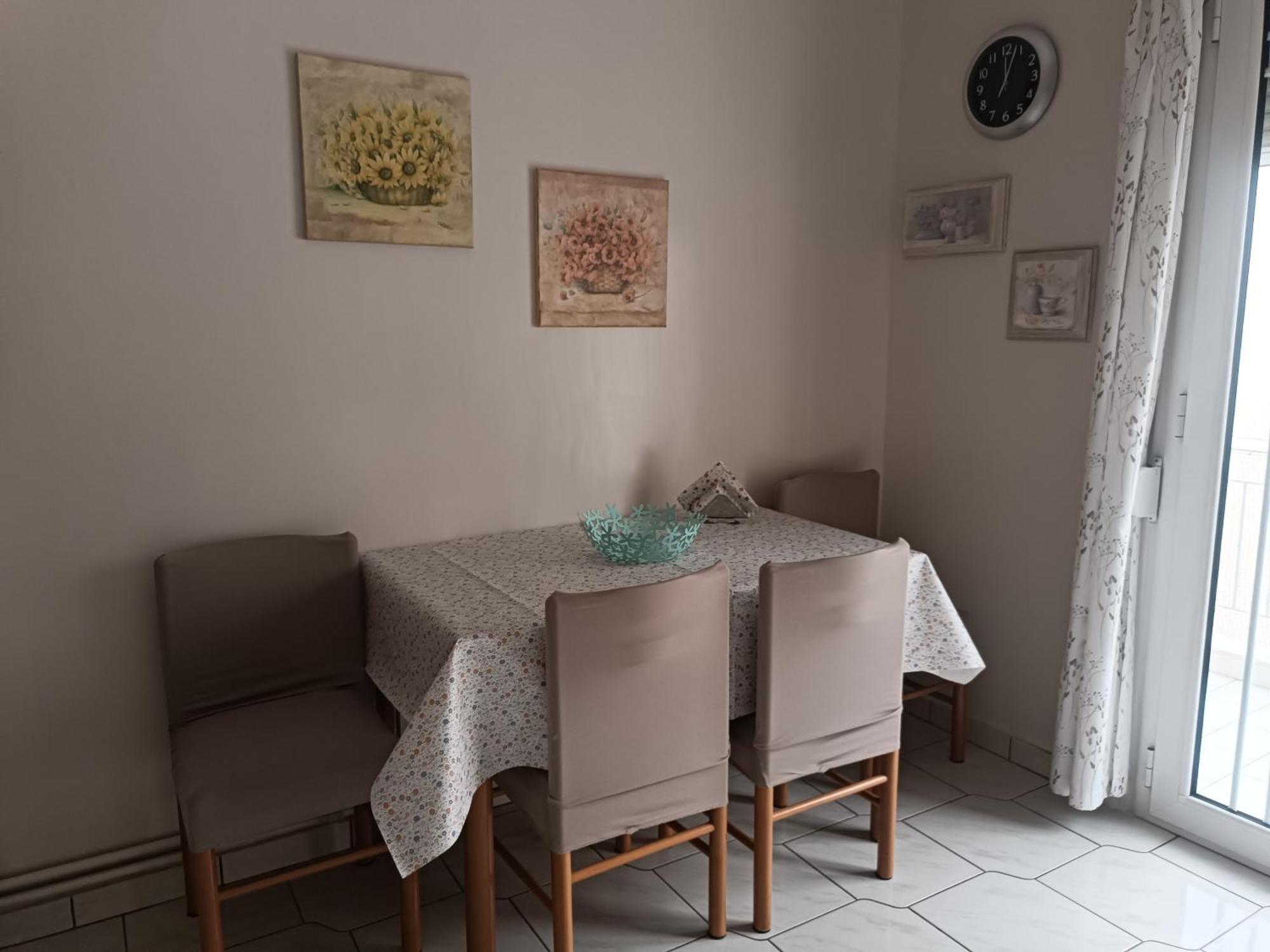 Mama΄s Apartment *